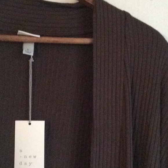 A new day cardigan sweater - Picture 2 of 3